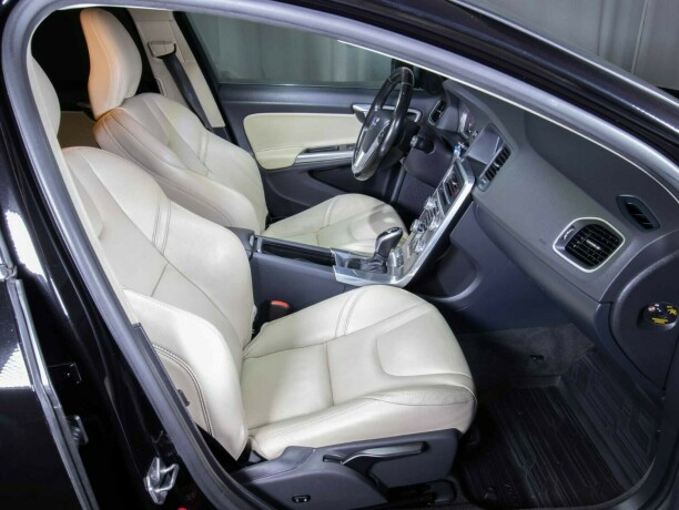 volvo-v60-elektrisitetdiesel-2016-big-17