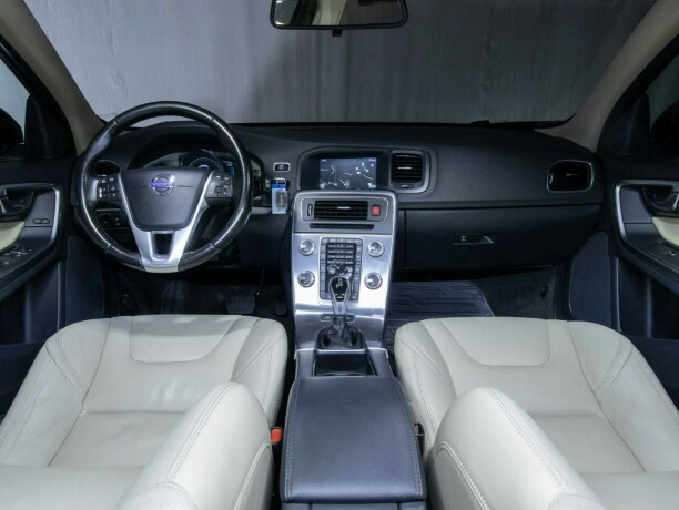 volvo-v60-elektrisitetdiesel-2016-big-29