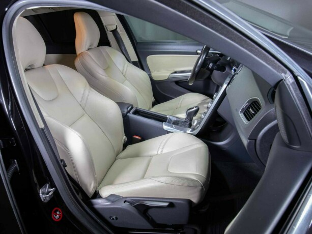 volvo-v60-elektrisitetdiesel-2016-big-16