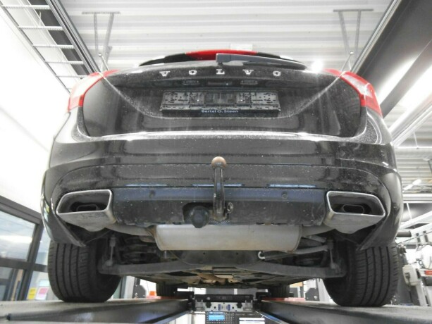 volvo-v60-elektrisitetdiesel-2016-big-1