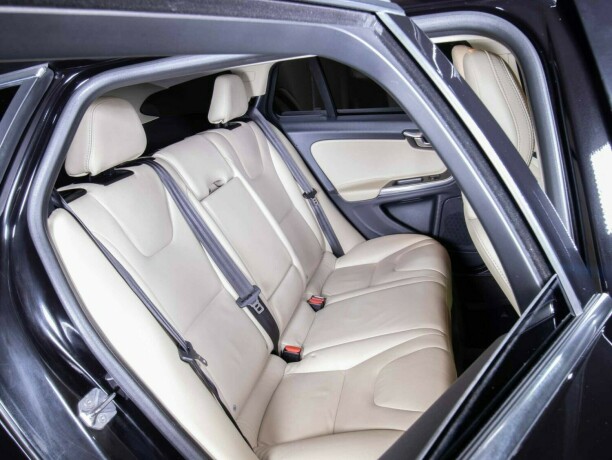 volvo-v60-elektrisitetdiesel-2016-big-15