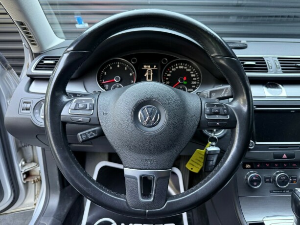 volkswagen-passat-bensin-2012-big-13
