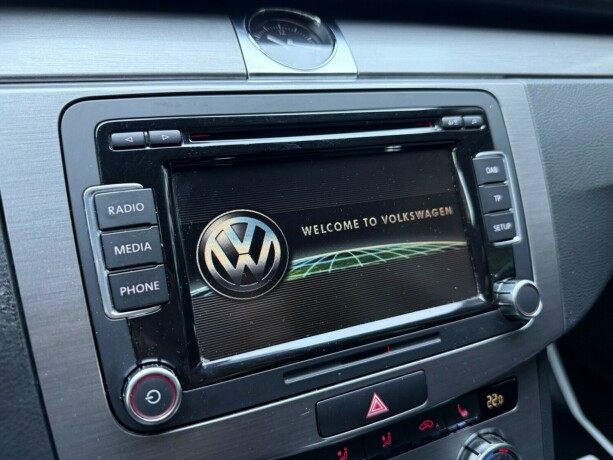 volkswagen-passat-bensin-2012-big-19