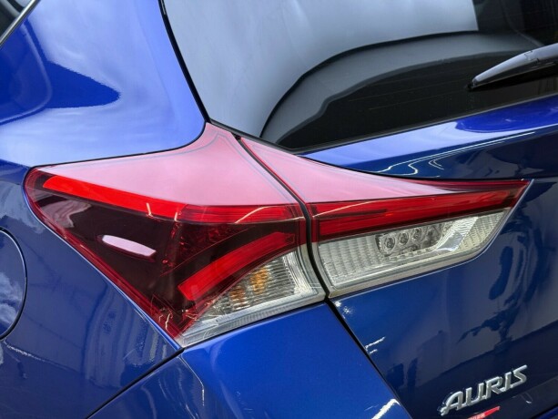 toyota-auris-elektrisitetbensin-2017-big-6