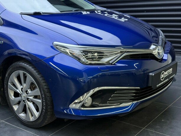 toyota-auris-elektrisitetbensin-2017-big-2
