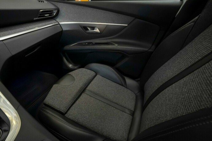 peugeot-5008-diesel-2018-big-12