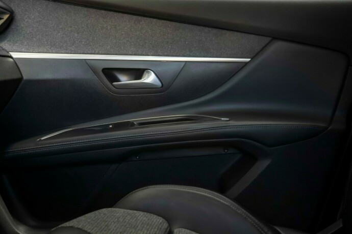 peugeot-5008-diesel-2018-big-13