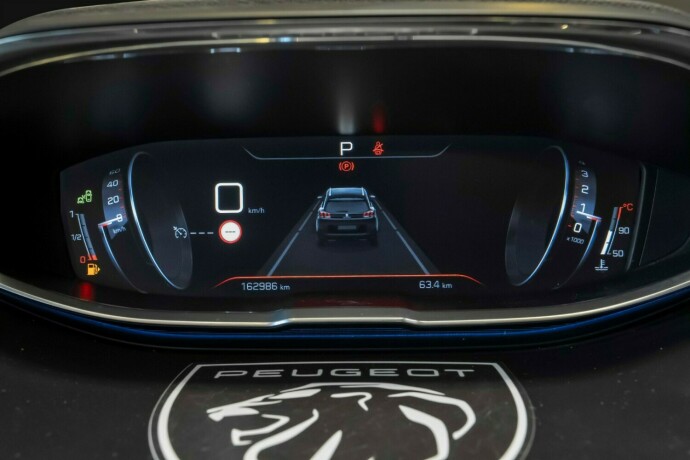 peugeot-5008-diesel-2018-big-15