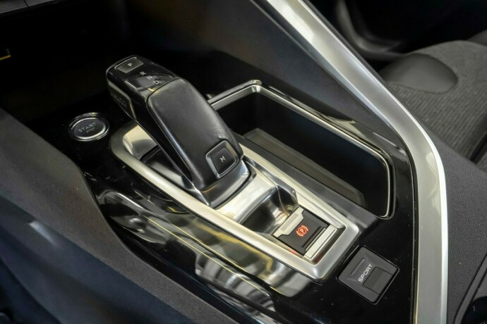 peugeot-5008-diesel-2018-big-11