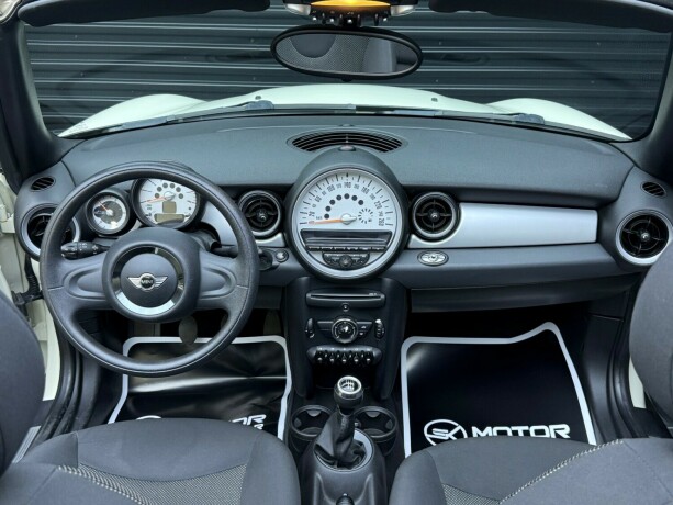 mini-cooper-bensin-2011-big-10