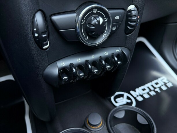 mini-cooper-bensin-2011-big-17
