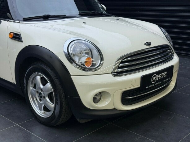 mini-cooper-bensin-2011-big-3
