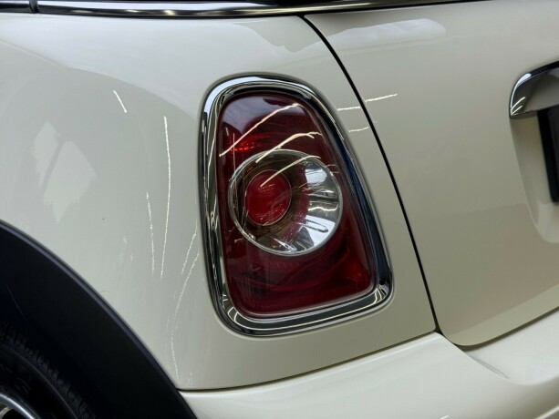 mini-cooper-bensin-2011-big-7