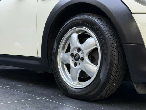 mini-cooper-bensin-2011-big-8