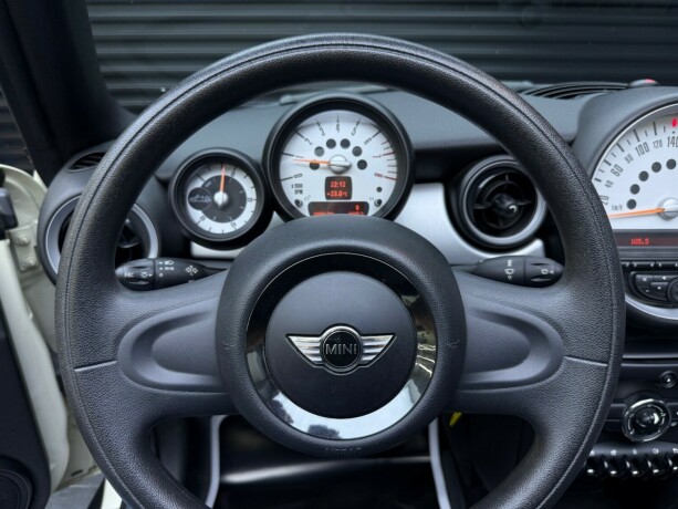 mini-cooper-bensin-2011-big-14