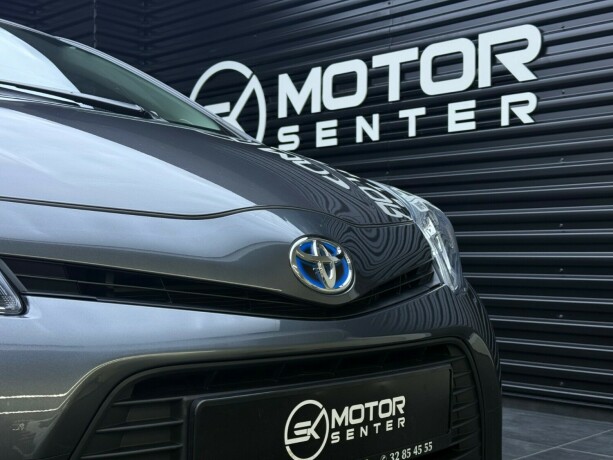 toyota-yaris-elektrisitetbensin-2012-big-4
