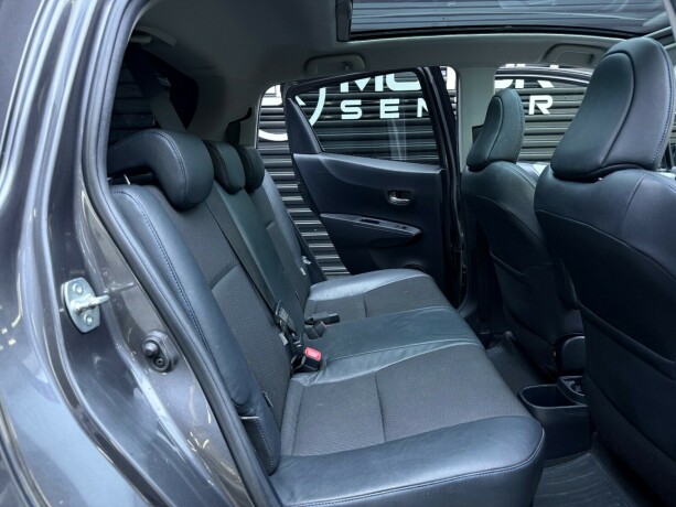 toyota-yaris-elektrisitetbensin-2012-big-29