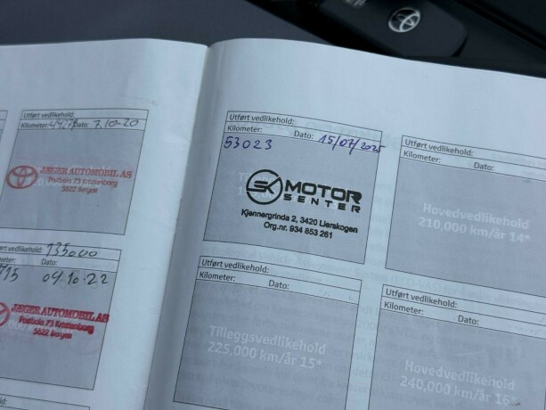 toyota-yaris-elektrisitetbensin-2012-big-35