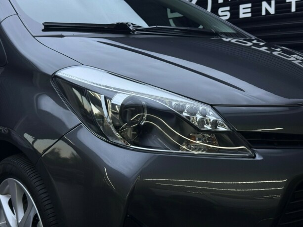 toyota-yaris-elektrisitetbensin-2012-big-3