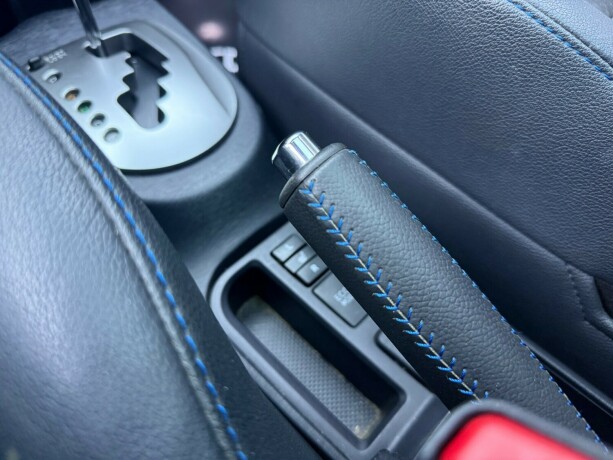 toyota-yaris-elektrisitetbensin-2012-big-23