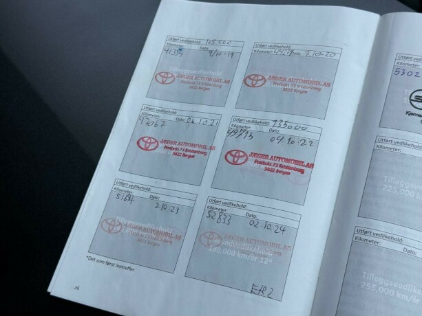 toyota-yaris-elektrisitetbensin-2012-big-34