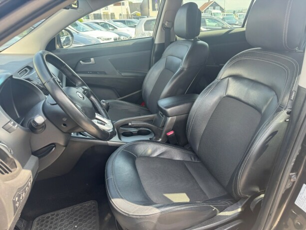 kia-sportage-bensin-2013-big-12