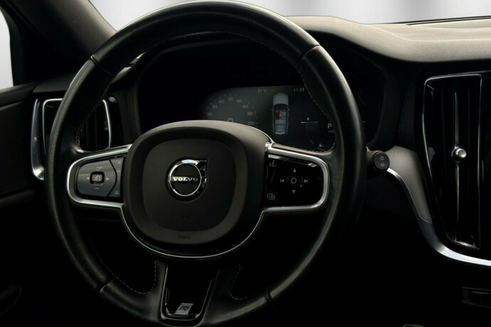 volvo-v60-elektrisitetbensin-2019-big-18