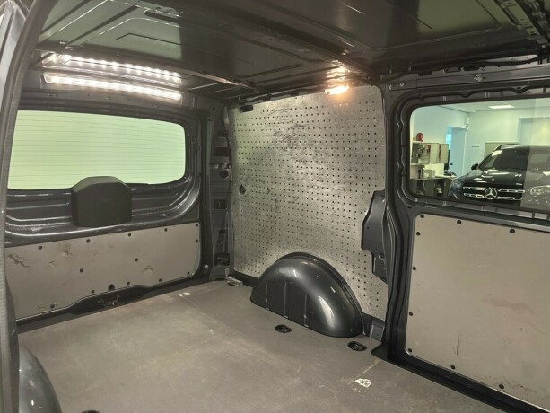 mercedes-benz-vito-diesel-2016-big-18