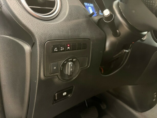 mercedes-benz-vito-diesel-2016-big-9