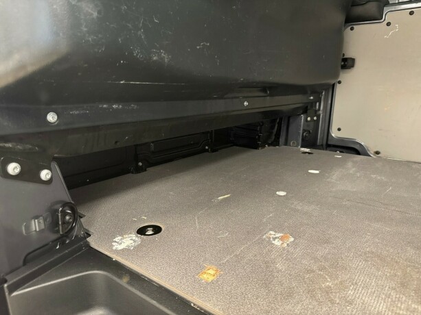 mercedes-benz-vito-diesel-2016-big-16