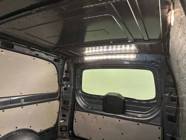 mercedes-benz-vito-diesel-2016-big-17