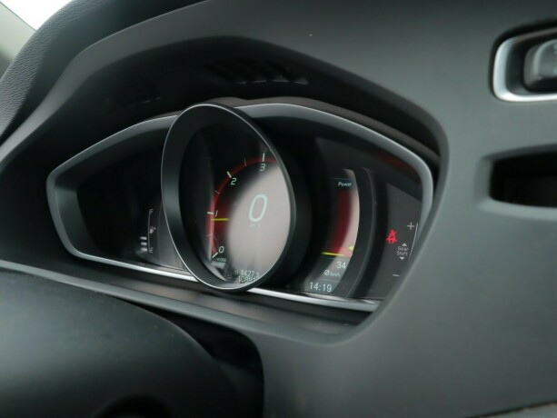 volvo-v40-diesel-2014-big-16