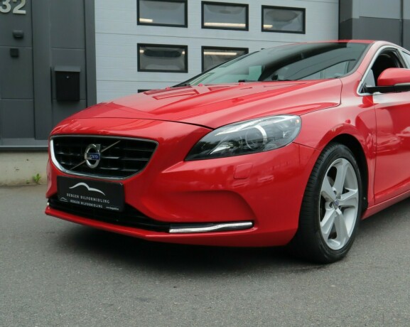 volvo-v40-diesel-2014-big-2