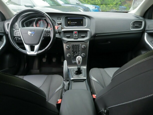 volvo-v40-diesel-2014-big-6