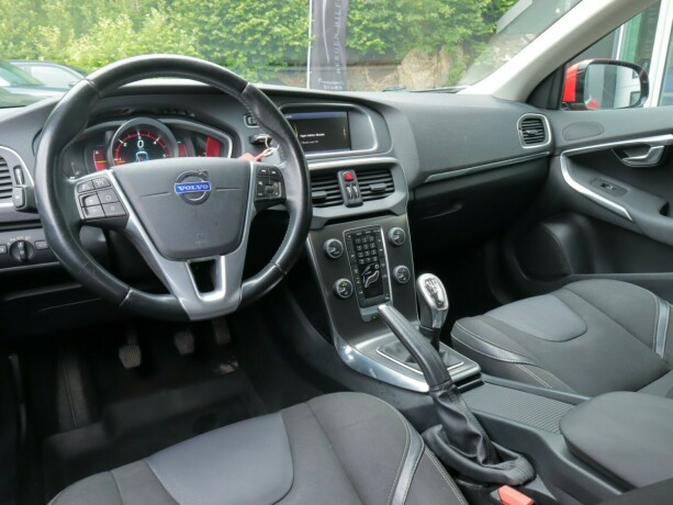 volvo-v40-diesel-2014-big-5