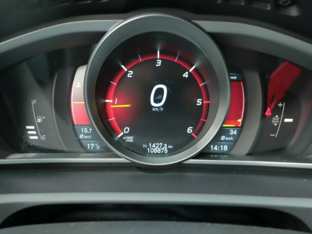 volvo-v40-diesel-2014-big-15