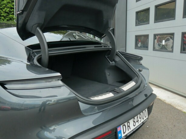porsche-taycan-elektrisitet-2020-big-27