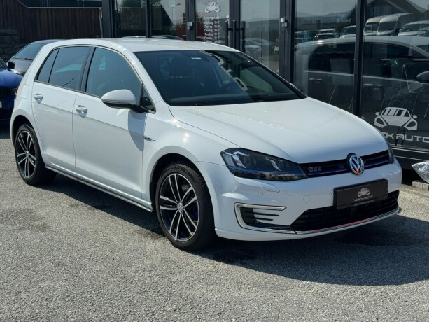 volkswagen-golf-elektrisitetbensin-2016-big-0