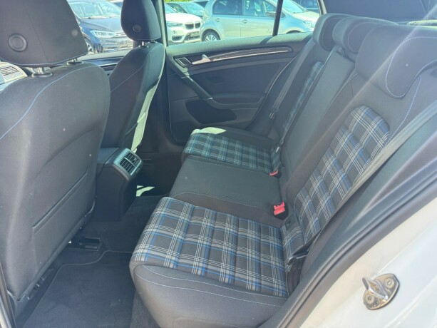 volkswagen-golf-elektrisitetbensin-2016-big-15
