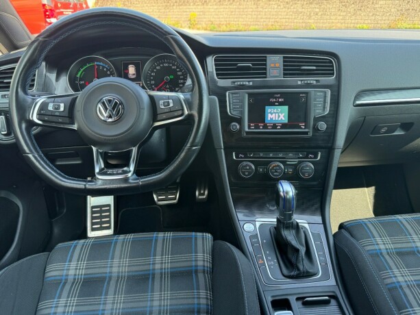 volkswagen-golf-elektrisitetbensin-2016-big-7