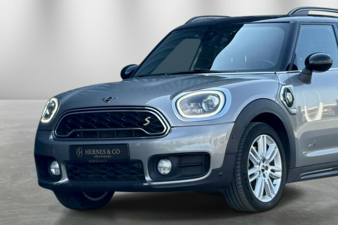 mini-countryman-elektrisitetbensin-2019-big-1