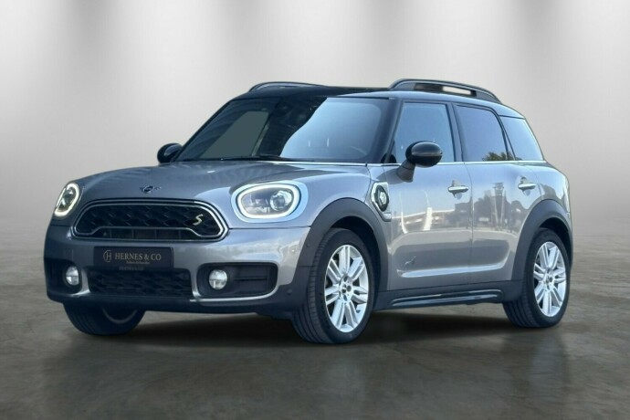 mini-countryman-elektrisitetbensin-2019-big-0