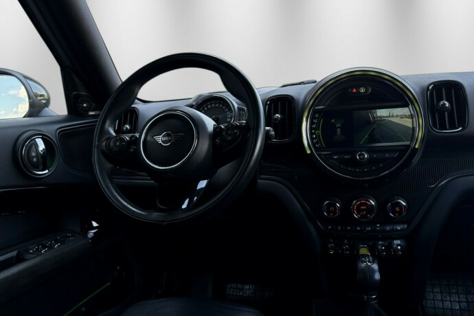 mini-countryman-elektrisitetbensin-2019-big-14