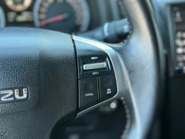 isuzu-d-max-diesel-2019-big-23