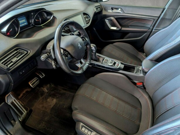 peugeot-308-bensin-2017-big-19