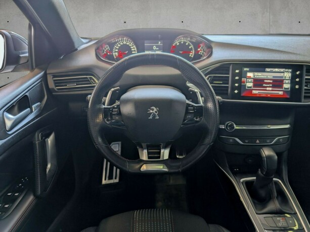 peugeot-308-bensin-2017-big-13