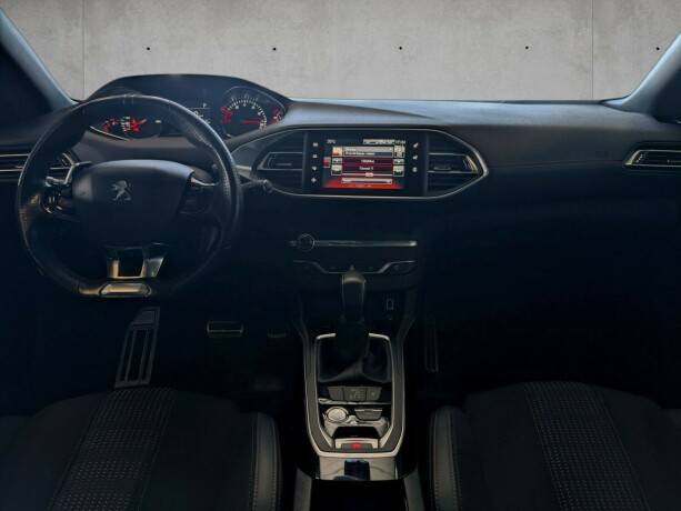 peugeot-308-bensin-2017-big-12