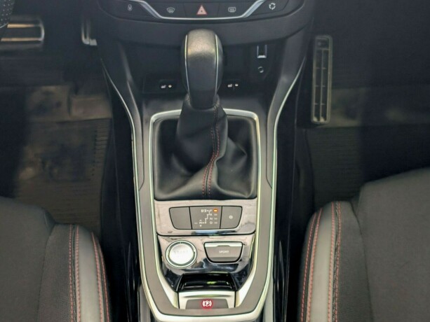 peugeot-308-bensin-2017-big-17