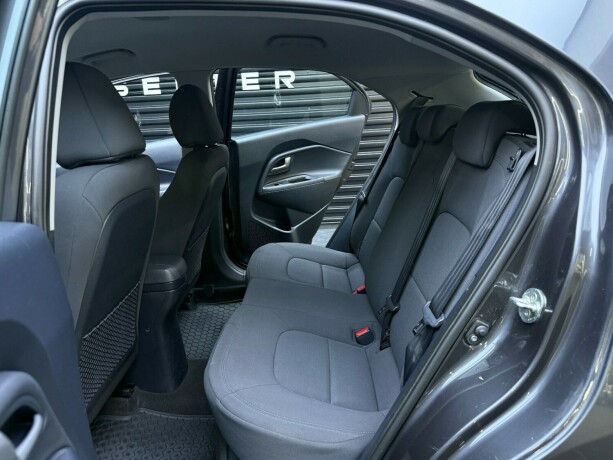 kia-rio-bensin-2015-big-24
