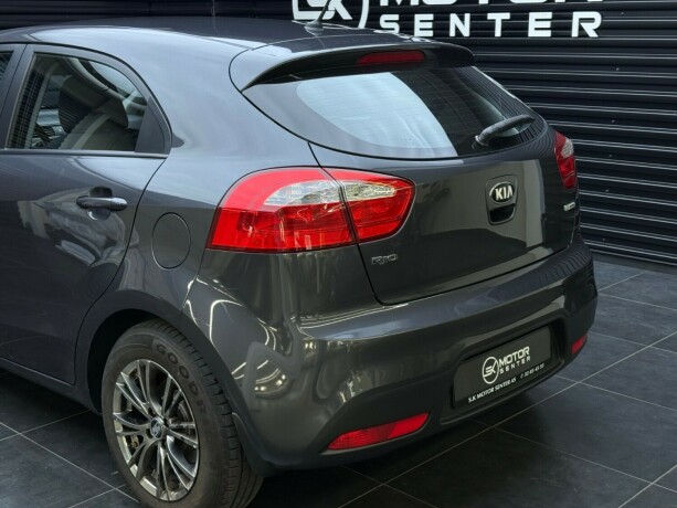 kia-rio-bensin-2015-big-5
